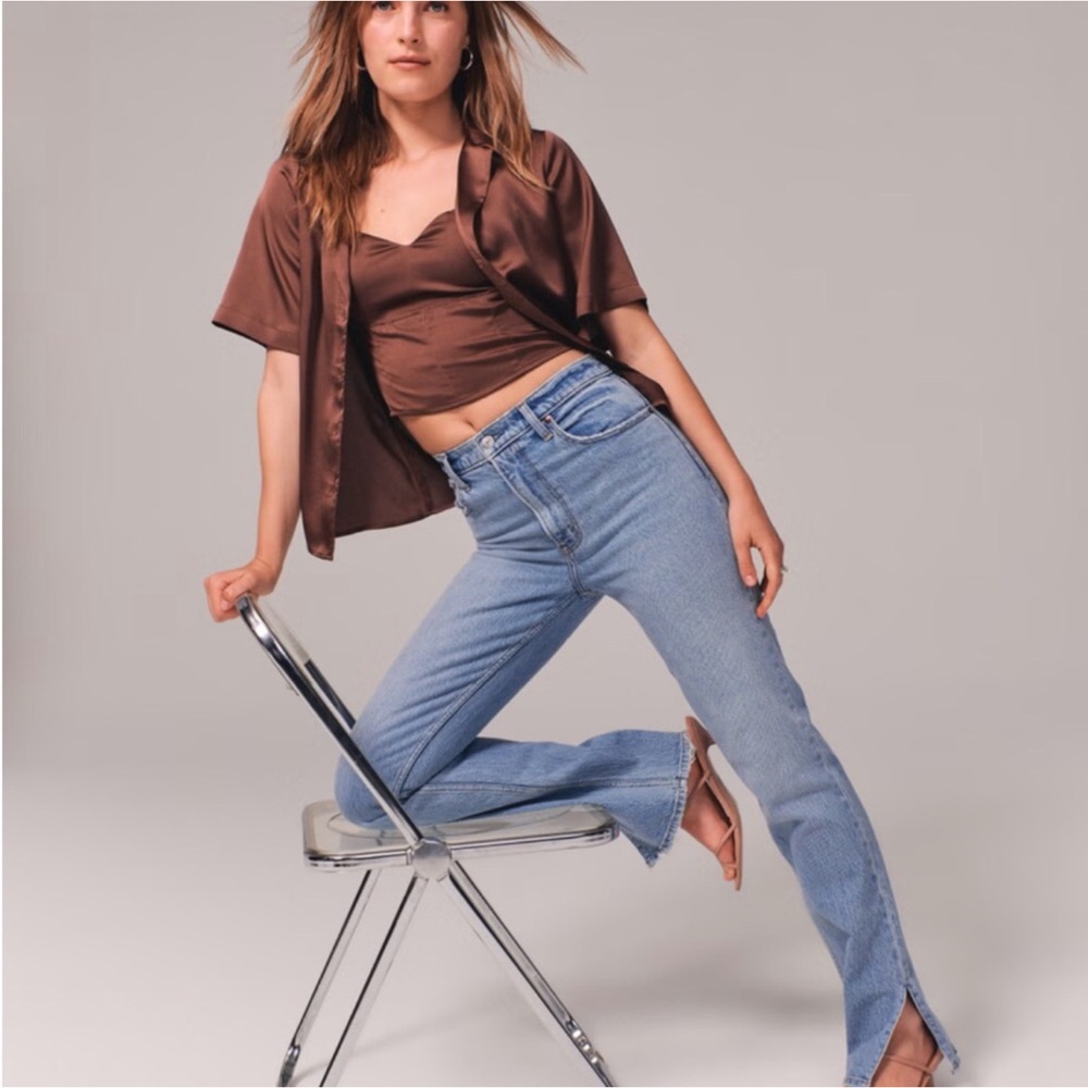 Abercrombie The 90's Straight Ultra High Rise Curve Love